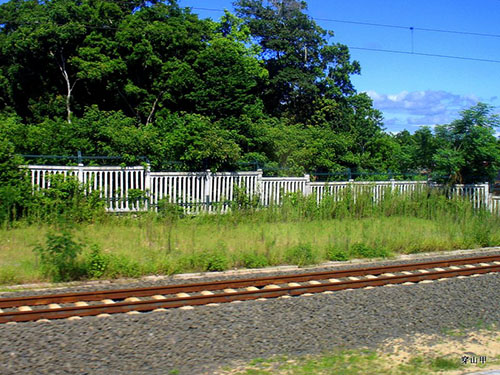 武廣線(xiàn)路基柵欄效果圖